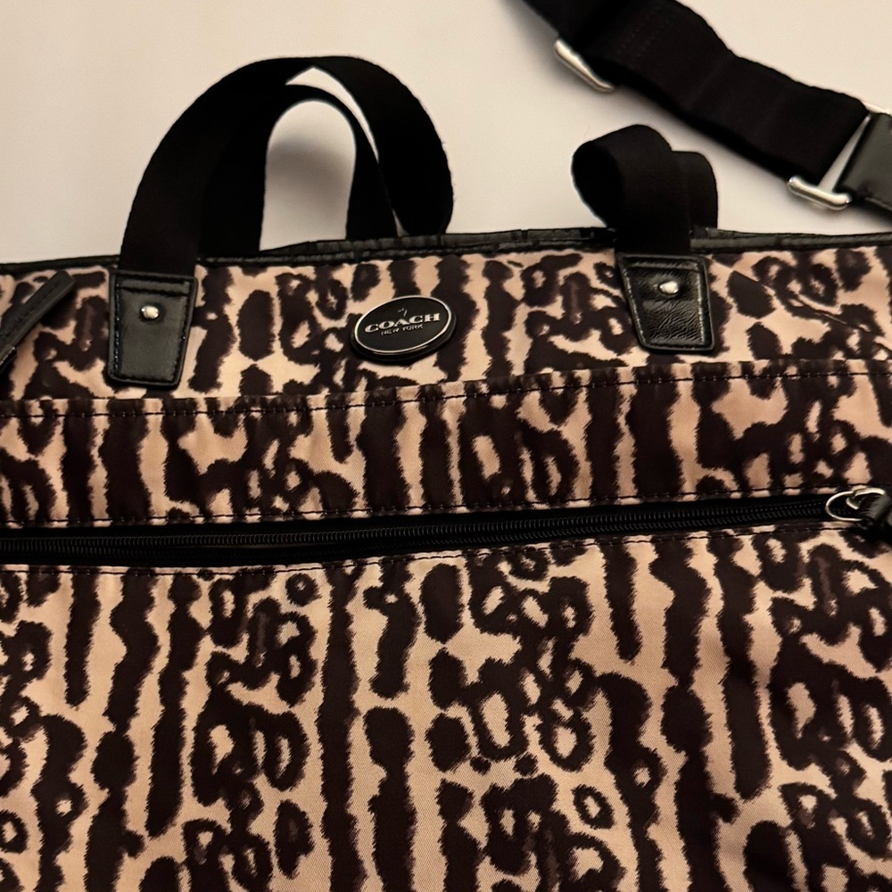 Coach gateway ocelot print diaper bag - Picture 2 of 10